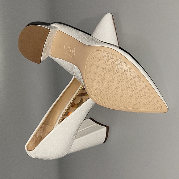 Circus by Sam Edelman Womens White Snake Embossed Cushioned Comfort Marlee Point - Picture 4 of 4